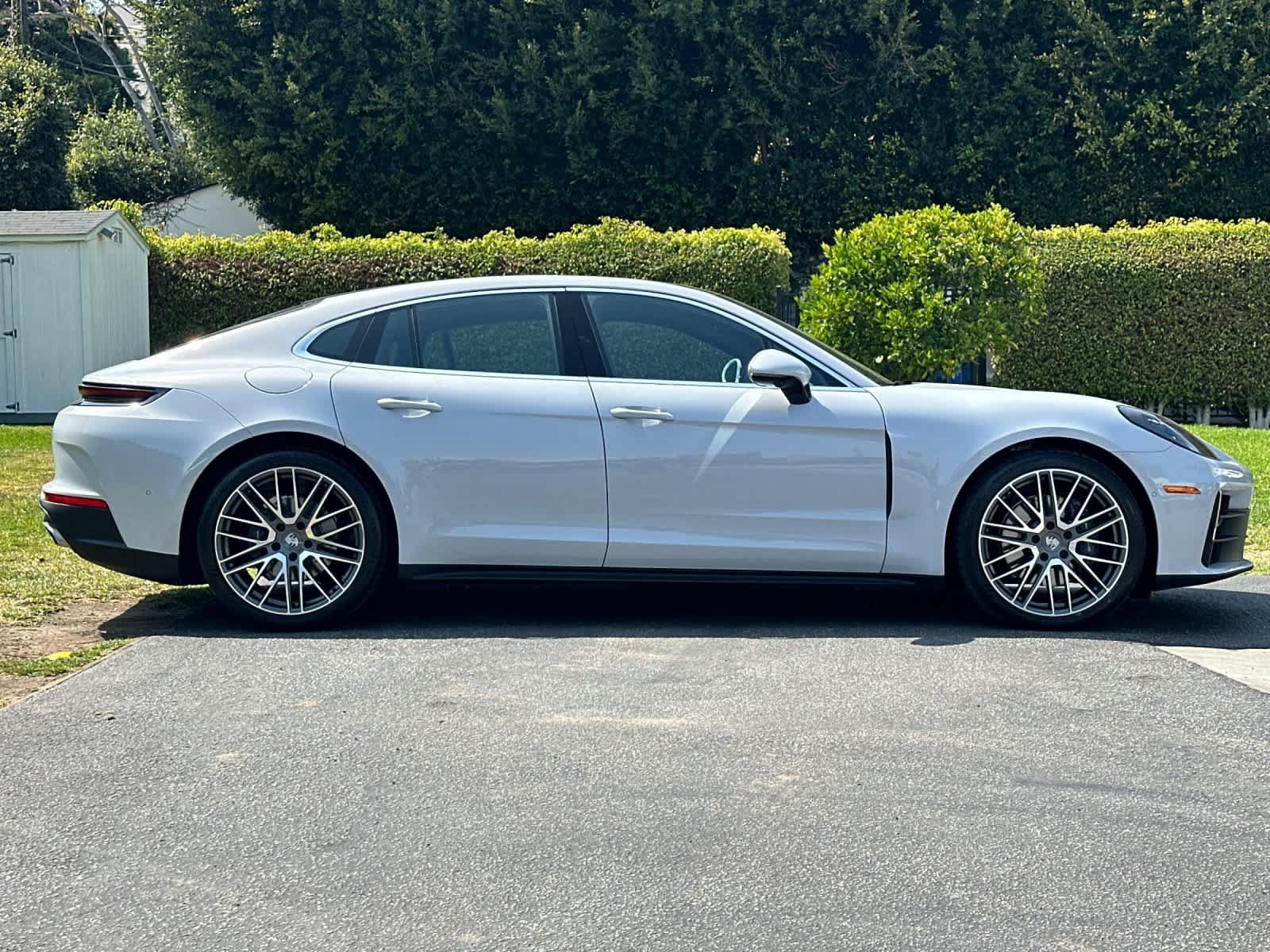 Certified 2025 Porsche Panamera 4 AWD/4WD image 9