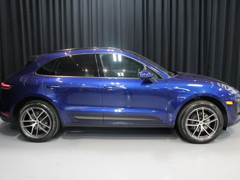 Certified 2024 Porsche Macan image 8