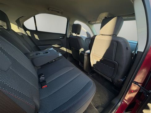 Used 2017 Chevrolet Equinox LT w/ Convenience Package image 28