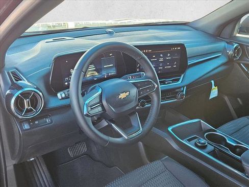 New 2026 Chevrolet Equinox LT image 3