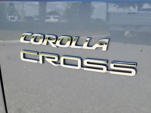 Used 2023 Toyota Corolla Cross LE w/ Moonroof Package AWD/4WD image 7