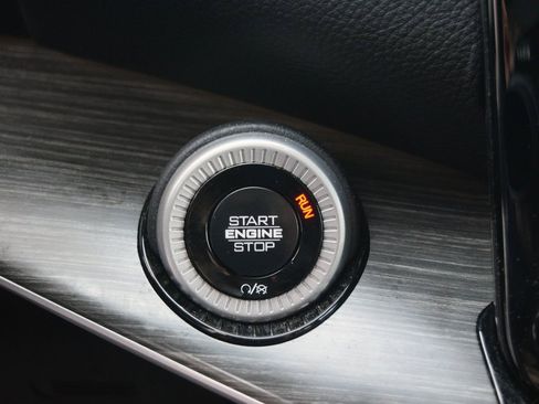 Used 2024 Jeep Wagoneer L Series III w/ Flexible Seating Group image 21