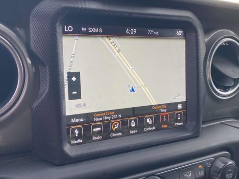 Used 2018 Jeep Wrangler Unlimited Sahara image 20