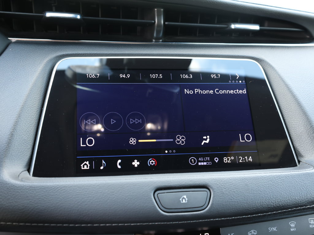 Used 2023 Cadillac XT4 Premium Luxury w/ Enhanced Visibility Package FWD image 31