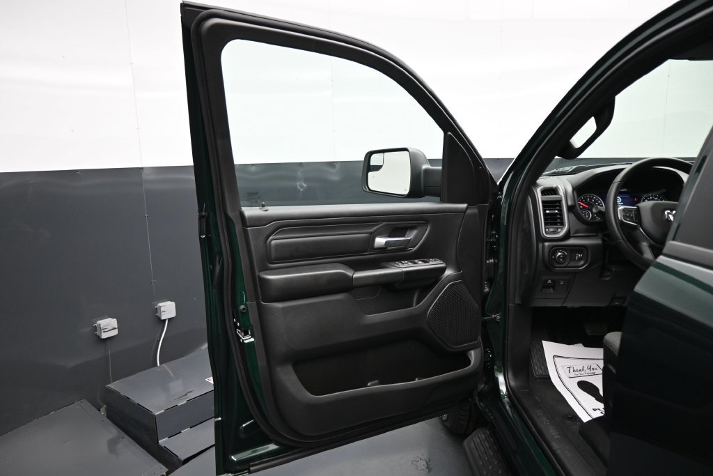 Used 2027 RAM 1500 Express AWD/4WD image 11