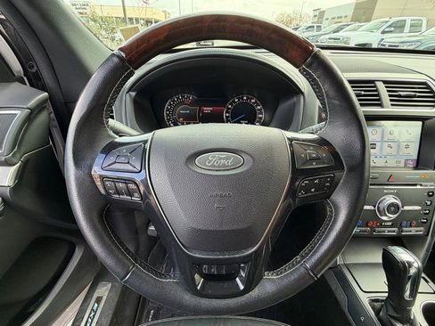 Used 2018 Ford Explorer Platinum image 20