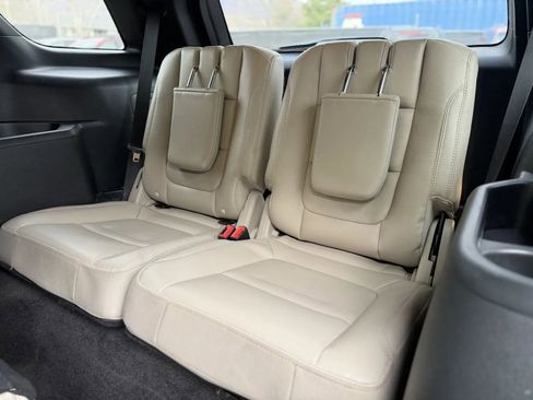 Used 2018 Ford Explorer XLT w/ Equipment Group 202A image 17