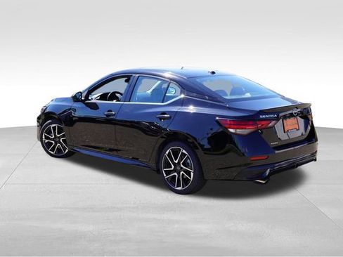 Used 2025 Nissan Sentra SR w/ SR Premium Package FWD image 7