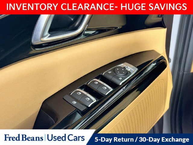 Used 2024 Kia Carnival EX FWD image 25