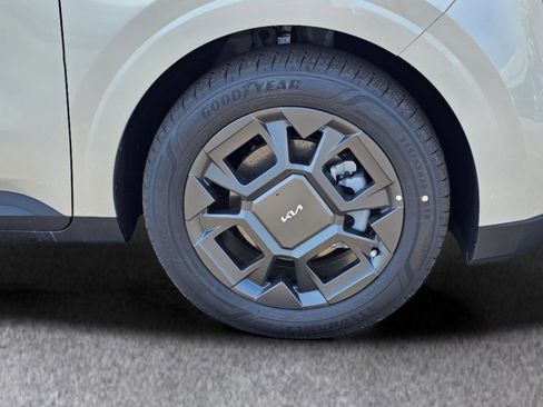 New 2026 Kia Carnival EX FWD image 6