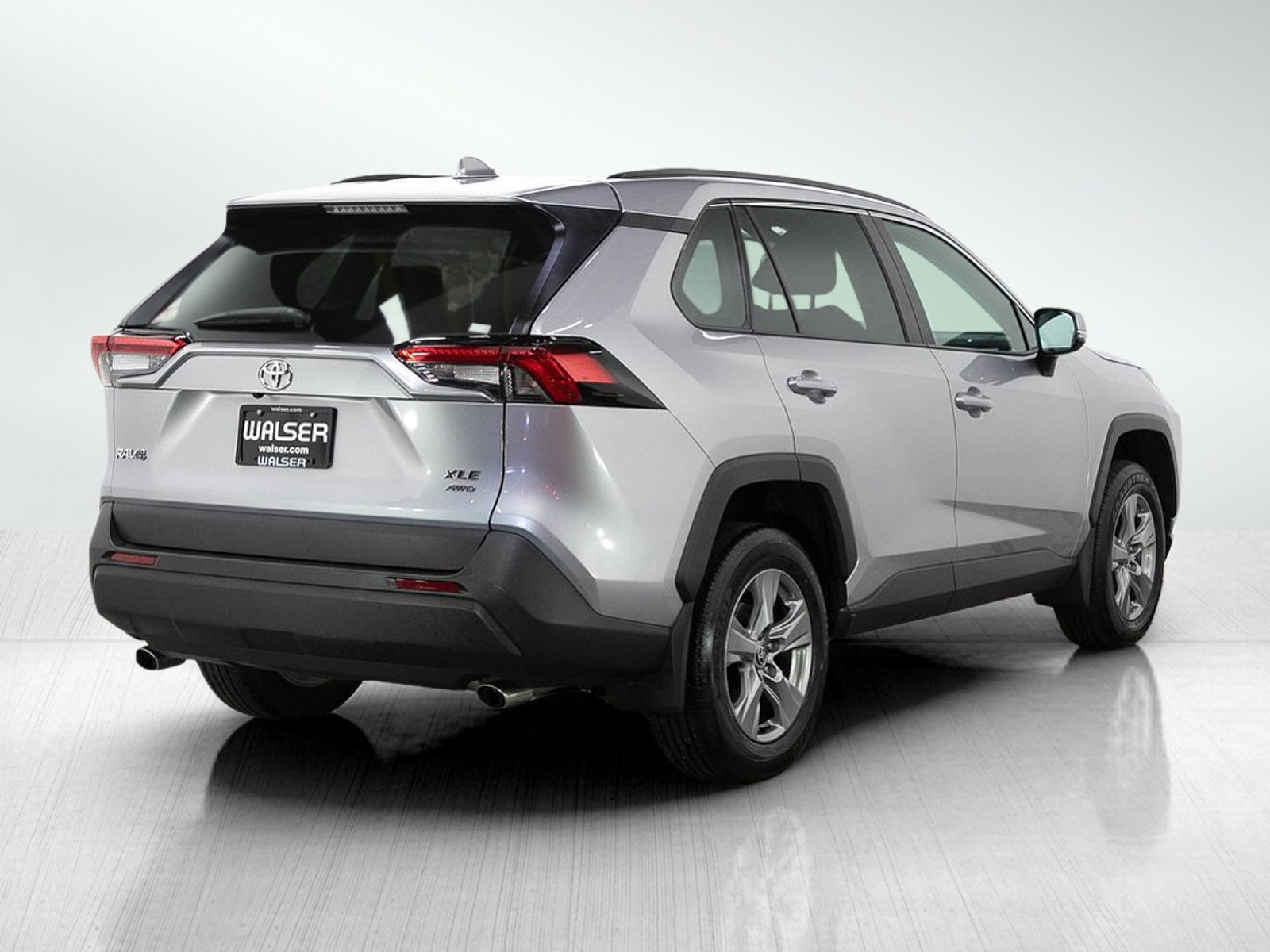 Used 2024 Toyota RAV4 XLE AWD/4WD image 7