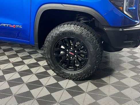 Used 2023 GMC Sierra 1500 AT4X image 13