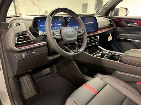 New 2026 Chevrolet Traverse RS image 3