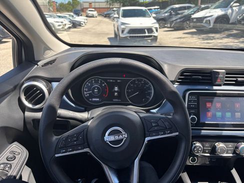 Used 2025 Nissan Versa SV FWD image 29