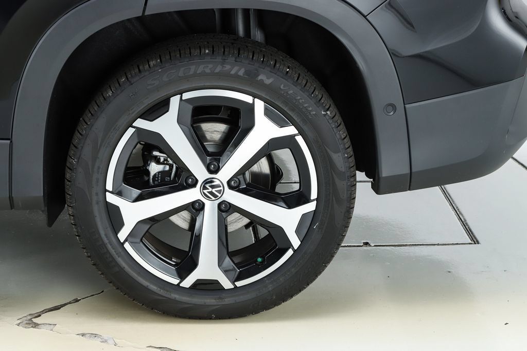 New 2026 Volkswagen Tiguan SE AWD/4WD image 6