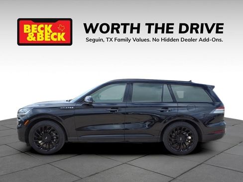 Used 2023 Lincoln Aviator Reserve w/ Equipment Group 201A image 8