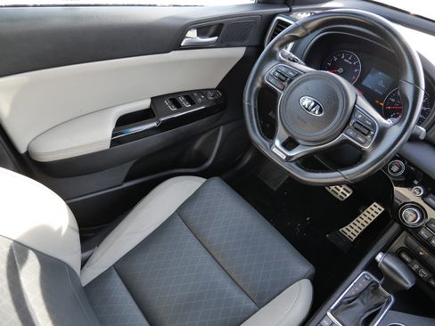 Used 2018 Kia Sportage EX w/ EX Sport Appearance Package image 9