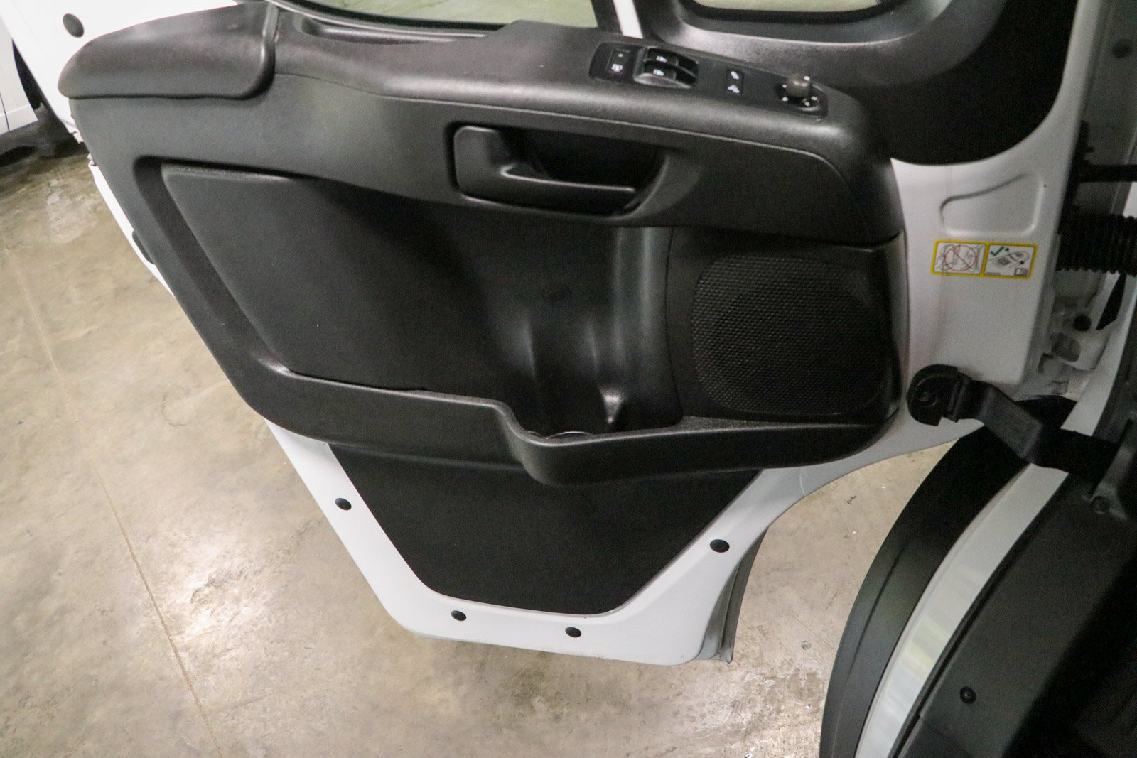 Used 2024 RAM ProMaster 2500 w/ Convenience Group FWD image 21