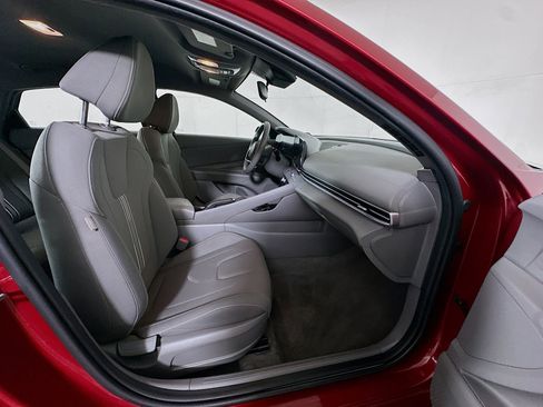 Used 2024 Hyundai Elantra SEL FWD image 30