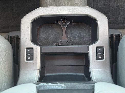 Used 2010 Toyota Sequoia Platinum image 24