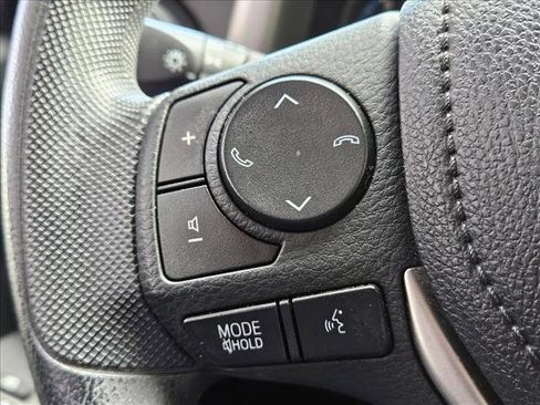 Used 2018 Toyota RAV4 LE image 14