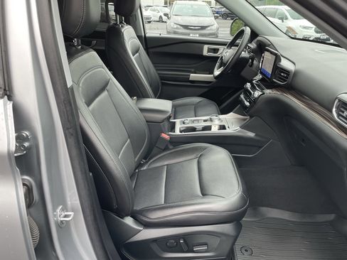 Used 2022 Ford Explorer Limited image 33