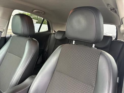 Certified 2021 Buick Encore Preferred w/ Safety Package FWD image 21