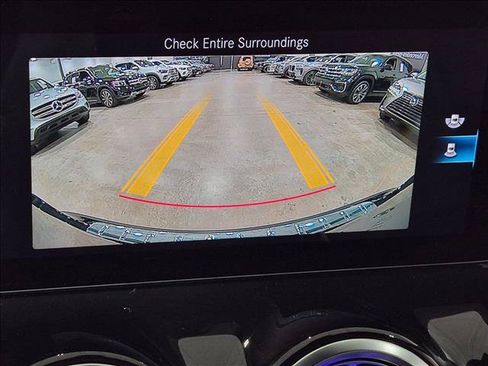 Used 2022 Mercedes-Benz GLA 250 4MATIC w/ Premium Package Lite image 13