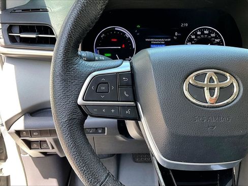 Used 2022 Toyota Sienna Limited AWD/4WD image 10