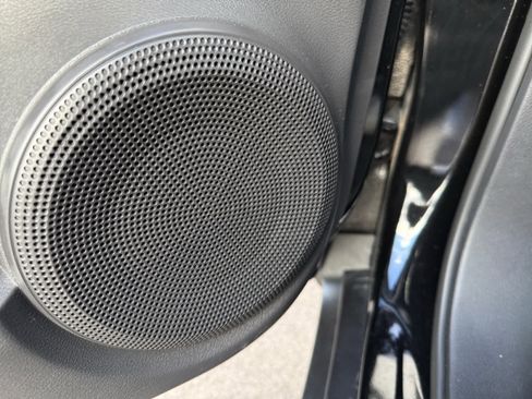 Used 2021 Nissan Kicks S image 29