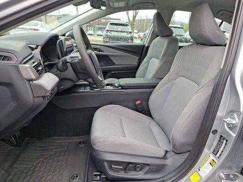 Used 2025 Toyota Camry LE w/ Convenience Package image 15