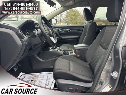 Used 2018 Nissan Rogue SV w/ Premium Package image 8
