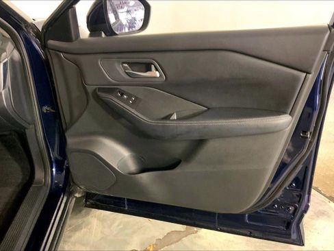 Used 2025 Nissan Rogue SV AWD/4WD image 25