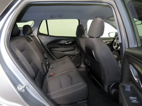 Used 2023 GMC Terrain SLE w/ Driver Convenience Package image 32