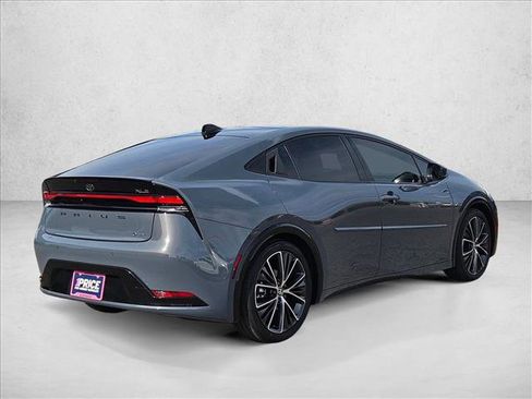 Used 2024 Toyota Prius XLE image 5