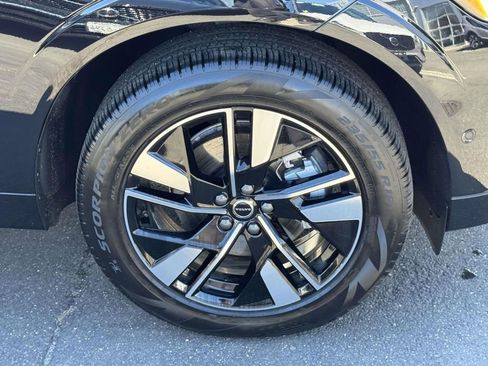 Certified 2026 Volvo XC60 B5 Plus w/ Climate Package AWD/4WD image 6