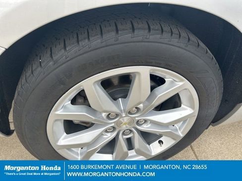 Used 2016 Chevrolet Impala LT image 11