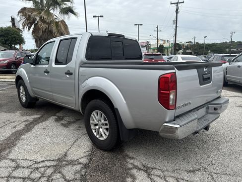 Used 2017 Nissan Frontier SV AWD/4WD image 5