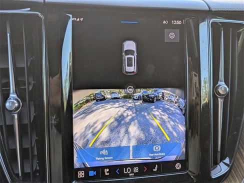 Certified 2022 Volvo XC60 B5 Inscription w/ Advanced Package image 23