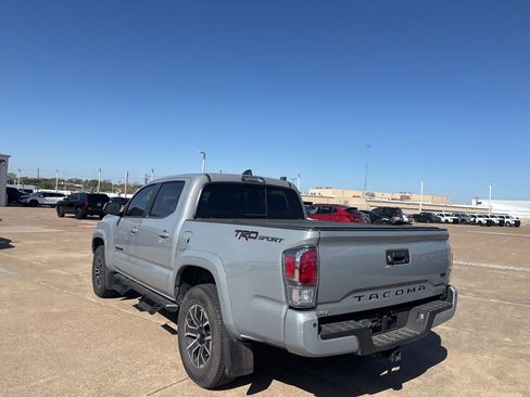 Used 2021 Toyota Tacoma TRD Sport w/ Technology Package image 15