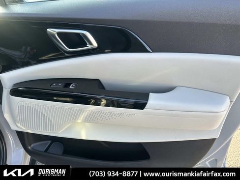 Used 2022 Kia Carnival SX image 29