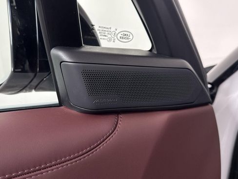 New 2025 Land Rover Range Rover SE image 23