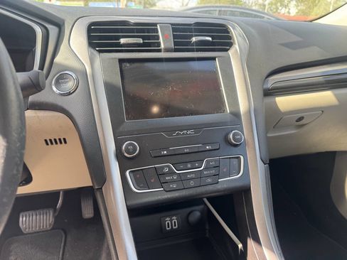 Used 2019 Ford Fusion SEL image 10