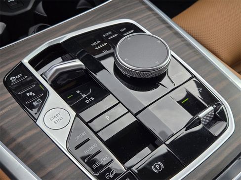 New 2026 BMW X5 xDrive50e w/ Premium Package image 23