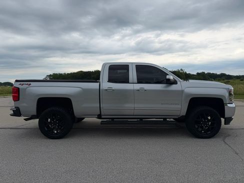 Used 2018 Chevrolet Silverado 1500 LT w/ All Star Edition AWD/4WD image 4