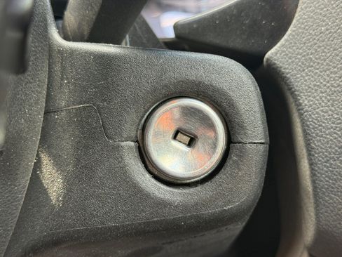Used 2021 Chevrolet Colorado LT AWD/4WD image 28