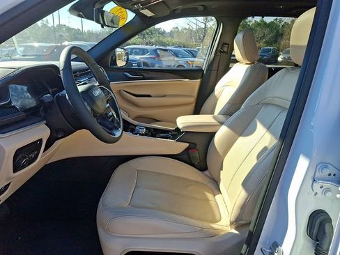 Used 2022 Jeep Grand Cherokee Limited 4xe w/ Luxury Tech Group II image 15