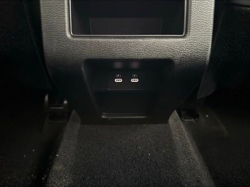 Used 2025 Mitsubishi Outlander SE image 23