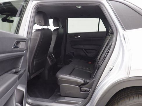 Used 2020 Volkswagen Atlas Cross Sport SE image 12