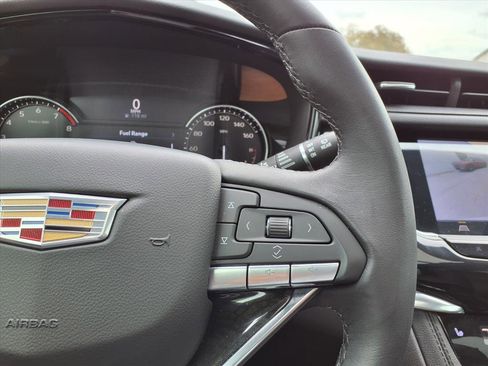 Certified 2022 Cadillac XT6 Premium Luxury image 28